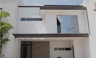 Casa en Venta fraccionamiento Mediterránea Uruapan