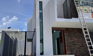 ROBLES RESIDENCIAL ( PROL MARIANO OTERO ) CASA DE ENSUEÑO LA MEJOR ZONA DE GDL