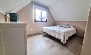 Impecable Casa Remodelada De Primer Nivel 3d/3b, Condominio!