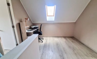 Impecable Casa Remodelada De Primer Nivel 3d/3b, Condominio!