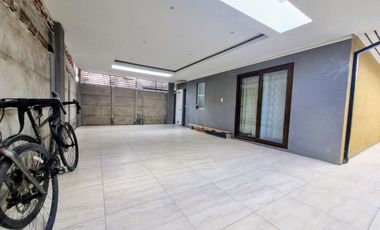 Impecable Casa Remodelada De Primer Nivel 3d/3b, Condominio!