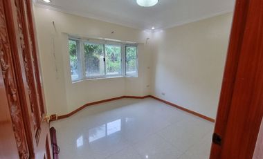 2-STOREY 4 BEDROOM HOUSE IN TAGAYTAY