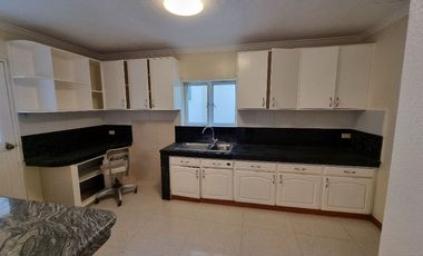 2-STOREY 4 BEDROOM HOUSE IN TAGAYTAY