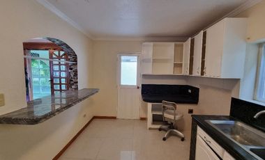 2-STOREY 4 BEDROOM HOUSE IN TAGAYTAY