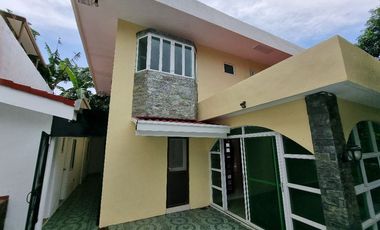 2-STOREY 4 BEDROOM HOUSE IN TAGAYTAY