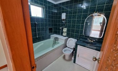 2-STOREY 4 BEDROOM HOUSE IN TAGAYTAY