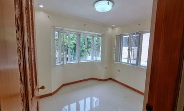 2-STOREY 4 BEDROOM HOUSE IN TAGAYTAY