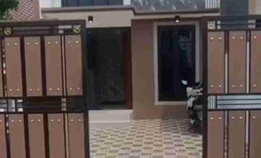 Rumah cantik Plafon tinggi wonsel Rungkut