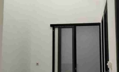 Rumah cantik Plafon tinggi wonsel Rungkut