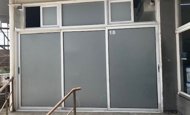 LOCAL COMERCIAL DE 272 M2, DENTRO DE UNA PLAZA SOBRE AVDA. TOLUCA