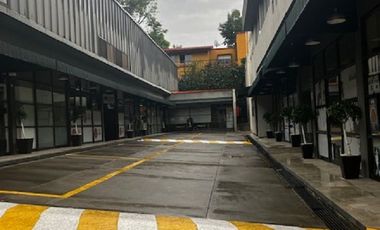 LOCAL COMERCIAL DE 272 M2, DENTRO DE UNA PLAZA SOBRE AVDA. TOLUCA