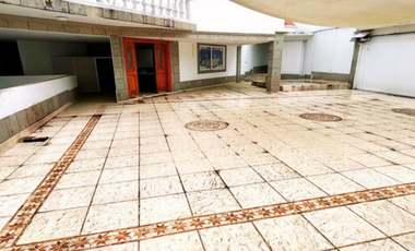 Casa en venta FUENTES DEL PEDREGAL  en cerrada y con jardín