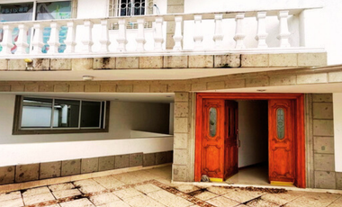 Casa en venta FUENTES DEL PEDREGAL  en cerrada y con jardín