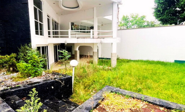 Casa en venta FUENTES DEL PEDREGAL  en cerrada y con jardín