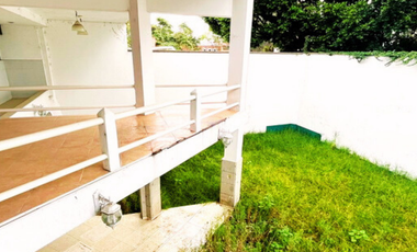 Casa en venta FUENTES DEL PEDREGAL  en cerrada y con jardín