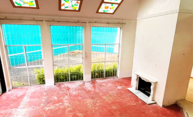 Casa en venta FUENTES DEL PEDREGAL  en cerrada y con jardín