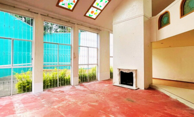 Casa en venta FUENTES DEL PEDREGAL  en cerrada y con jardín