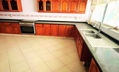 Casa en venta FUENTES DEL PEDREGAL  en cerrada y con jardín