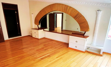 Casa en venta FUENTES DEL PEDREGAL  en cerrada y con jardín