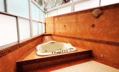 Casa en venta FUENTES DEL PEDREGAL  en cerrada y con jardín