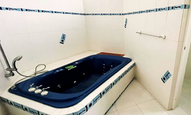 Casa en venta FUENTES DEL PEDREGAL  en cerrada y con jardín