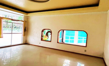 Casa en venta FUENTES DEL PEDREGAL  en cerrada y con jardín