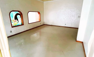 Casa en venta FUENTES DEL PEDREGAL  en cerrada y con jardín