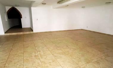 Casa en venta FUENTES DEL PEDREGAL  en cerrada y con jardín