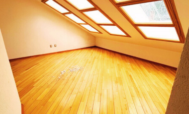 Casa en venta FUENTES DEL PEDREGAL  en cerrada y con jardín