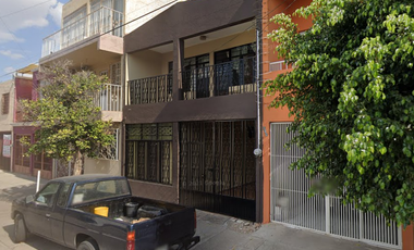 VENTA DE CASA AGUASCALIENTES VERSALLES 2DA SECCION
