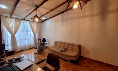 SE ARRIENDA CASA COMERCIAL EN LA CRA 7 CERCA AL LAGO, VIA PRINCIPAL.