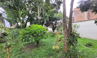 SE ARRIENDA CASA COMERCIAL EN LA CRA 7 CERCA AL LAGO, VIA PRINCIPAL.