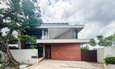 MODERN MASTERPIECE IN WHITE PLAINS Ultra-Luxury Smart Home in a Prime Quezon City Enclave