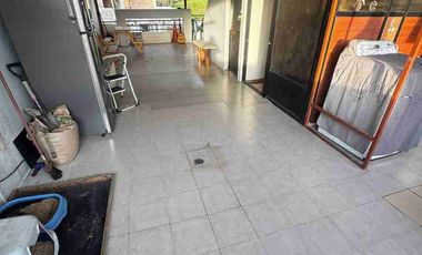 VENTA DE CASA TRES PISOS + 1 MINI DEPARTAMENTO EN LOS MOLINOS, SECTOR JIPIRO (COMPLEJO FERIAL) LOJA