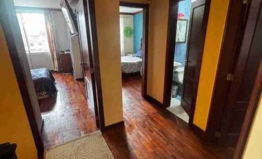 VENTA DE CASA TRES PISOS + 1 MINI DEPARTAMENTO EN LOS MOLINOS, SECTOR JIPIRO (COMPLEJO FERIAL) LOJA