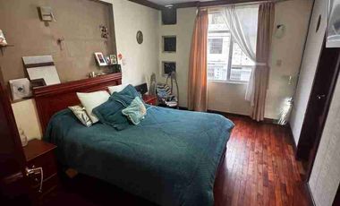 VENTA DE CASA TRES PISOS + 1 MINI DEPARTAMENTO EN LOS MOLINOS, SECTOR JIPIRO (COMPLEJO FERIAL) LOJA