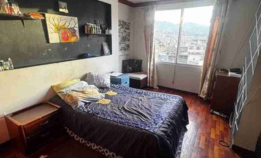 VENTA DE CASA TRES PISOS + 1 MINI DEPARTAMENTO EN LOS MOLINOS, SECTOR JIPIRO (COMPLEJO FERIAL) LOJA