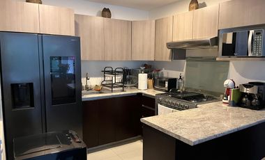 EXCELENTE TOWN HOUSE EN MERCED GOMEZ