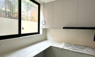 1000 sqm Three-Storey Newly Renovated Beautiful House near Capitol Homes, Ateneo de Manila University, UP Town Centet