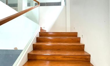1000 sqm Three-Storey Newly Renovated Beautiful House near Capitol Homes, Ateneo de Manila University, UP Town Centet