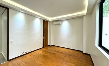 1000 sqm Three-Storey Newly Renovated Beautiful House near Capitol Homes, Ateneo de Manila University, UP Town Centet