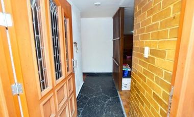 Venta casa en Jardines de San Mateo