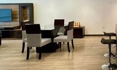 En el corazón de la ciudad ,elegante departamento (sector financiero de la ciudad,  acceso a líneas de transporte público, parques y Colegios