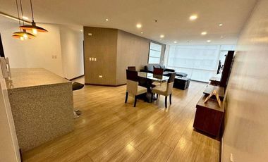En el corazón de la ciudad ,elegante departamento (sector financiero de la ciudad,  acceso a líneas de transporte público, parques y Colegios