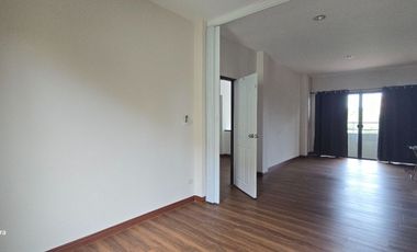 Single house for sale Modern style, 101 sqw., size 3 beds, 2 baths, 1 kitchen, 1 living room, 1 prayer room, usable area 200 sq m., price 13.8 million