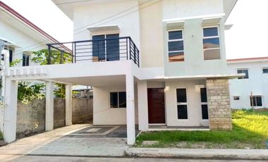 Modern 2Storey House for Rent in Fountain Grove
