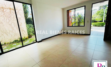 Se vende casa esquinera en unidad cerrada