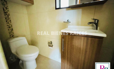 Se vende casa esquinera en unidad cerrada