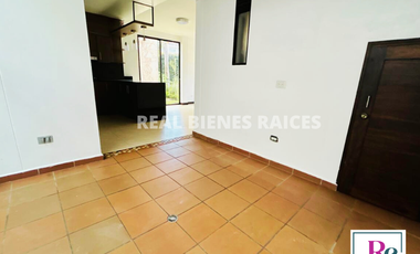 Se vende casa esquinera en unidad cerrada