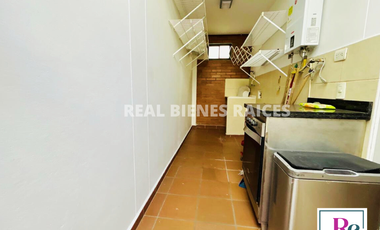 Se vende casa esquinera en unidad cerrada